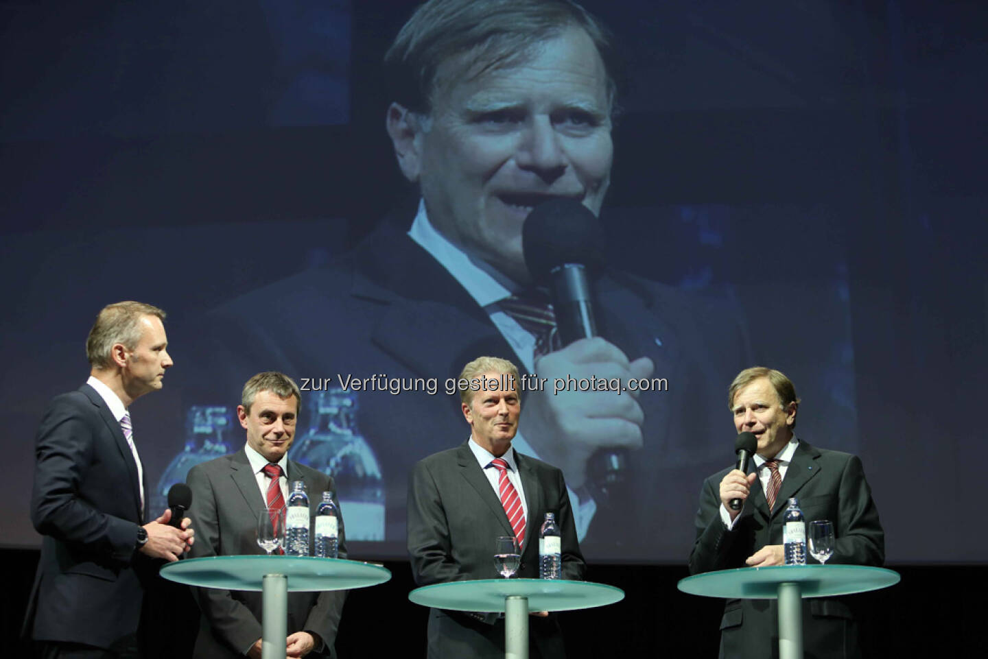 Heinrich Schaller (Raiffeisenlandesbank OÖ-Generaldirektor), Reinhold Mitterlehner (Wirtschaftsminister), Klaus Pöttinger (Präsident der Industriellenvereinigung OÖ), (Foto: RLB OÖ/Strobl)