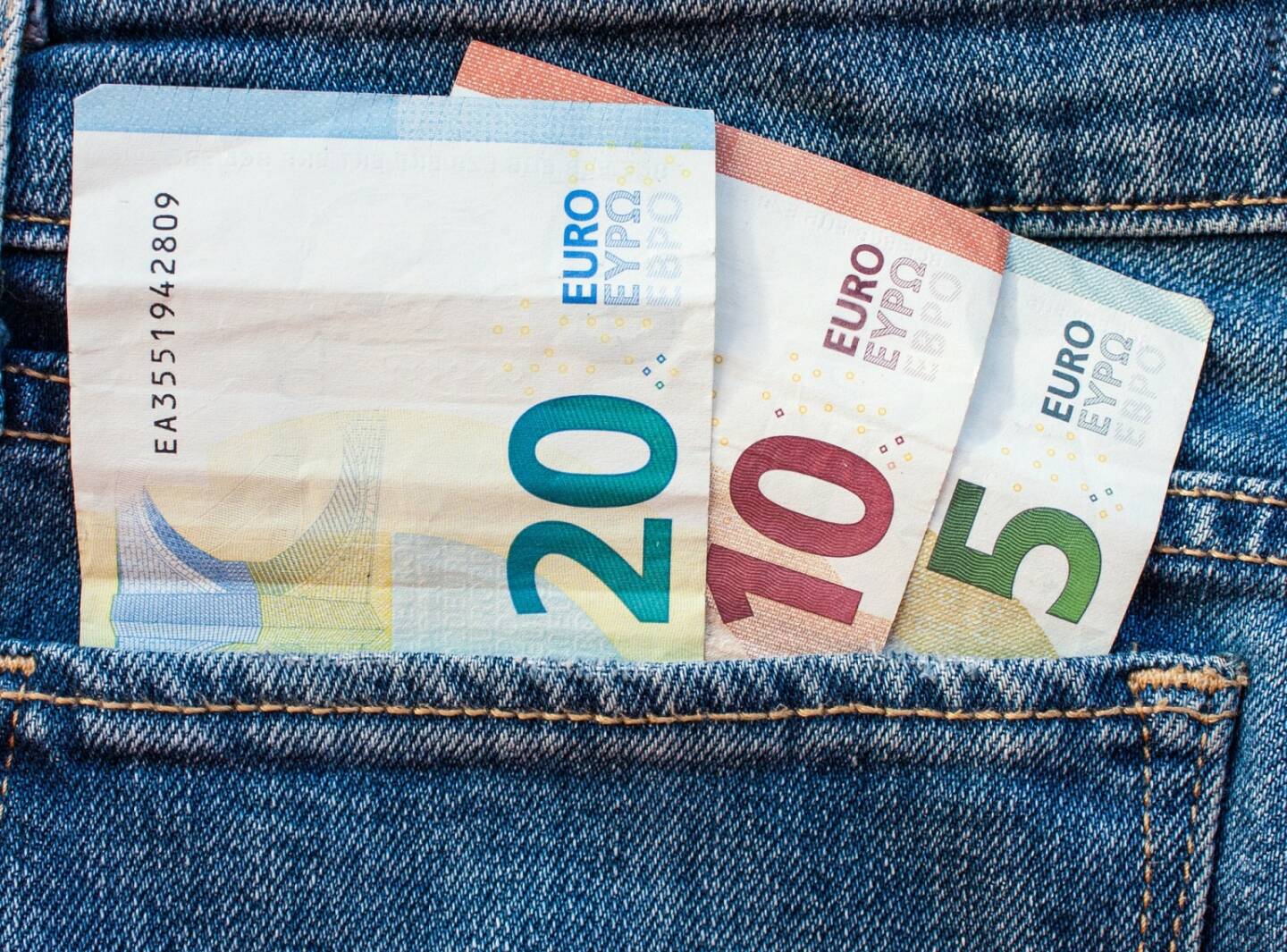 Cash, Geld, Euro, Banknoten (Bild: Pixabay/Astryd_MAD https://pixabay.com/de/euro-bill-banknoten-wirtschaft-1863441/ )