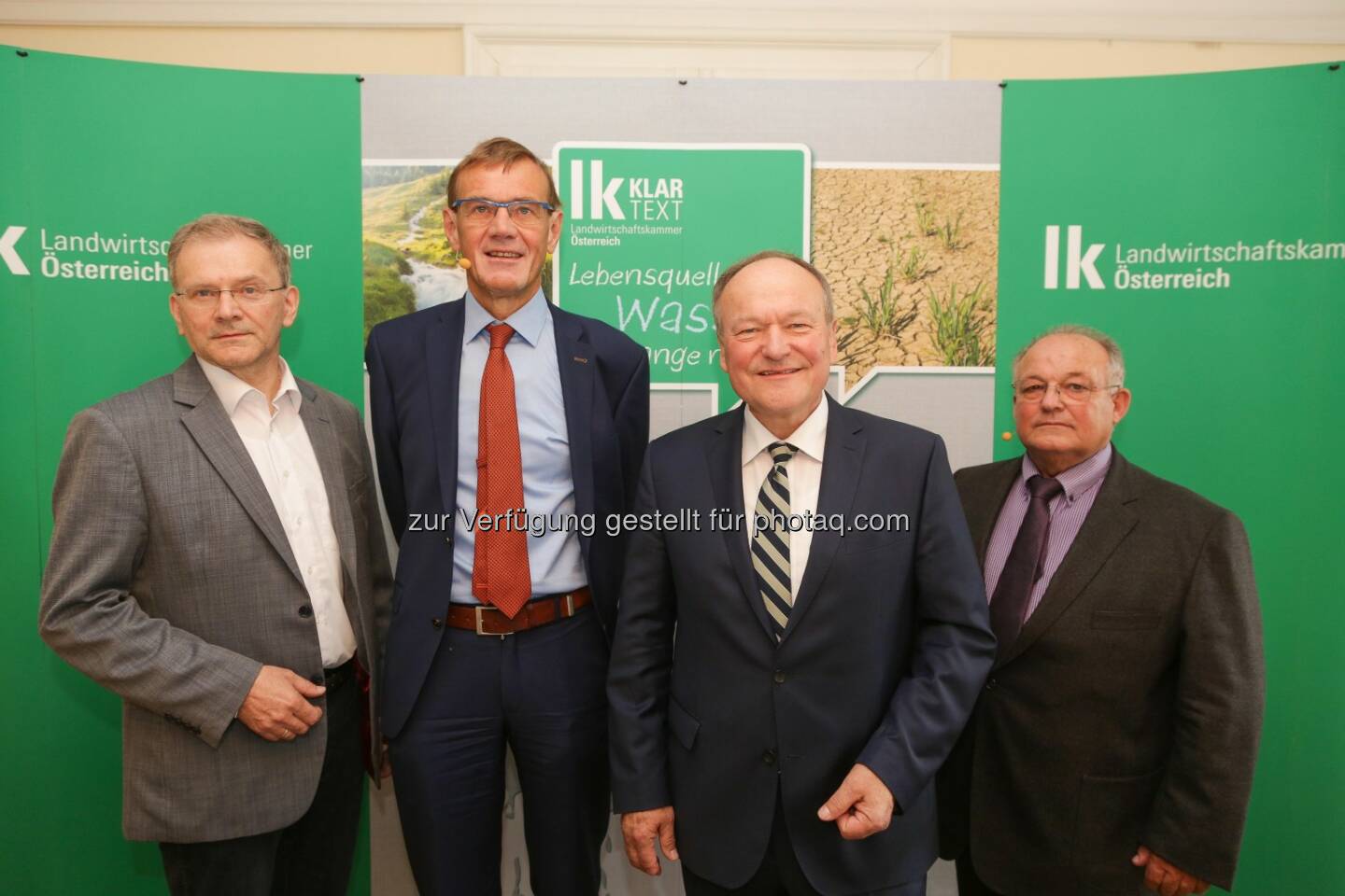 DI Wolfgang Neudorfer, Geschäftsführer Marchfeldkanal, Jan Haspeslagh, Managingdirector ARDO Gruppe, Hermann Schultes, Präsident der Landwirtschaftskammer Österreich, Wolfgang Renner, Verbandsvorsteher Wasser- und Bodenverband zur Beregnung der Vorderpfalz - Landwirtschaftskammer Österreich (LKÖ): Schultes: Wer das Wasser hat, gestaltet die Zukunft (Fotocredit: Landwirtschaftskammer Österreich/APA-Fotoservice/Tanzer)