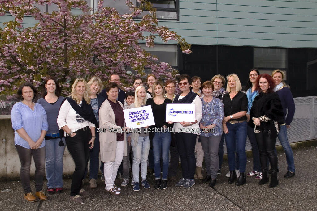 Bezirksalten- und Pflegeheim Ried im Innkreis wird von der MAS Alzheimerhilfe als mas qualifiziert ausgezeichnet. - MAS Alzheimerhilfe: MAS Alzheimerhilfe bietet österreichweit Aktivtraining für Pflegeheime an (Fotograf: Vera Heissbauer, Ideenfoto / Fotocredit: MAS Alzheimerhilfe), © Aussender (11.05.2017) 