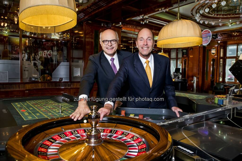 Dr. Karl Stoss und Dr. Alexander Labak - Casinos Austria: Casinos Austria: Alexander Labak zum Vorstand ernannt (Fotograf: Achim Bieniek / Fotocredit: Casinos Austria), © Aussender (19.05.2017) 