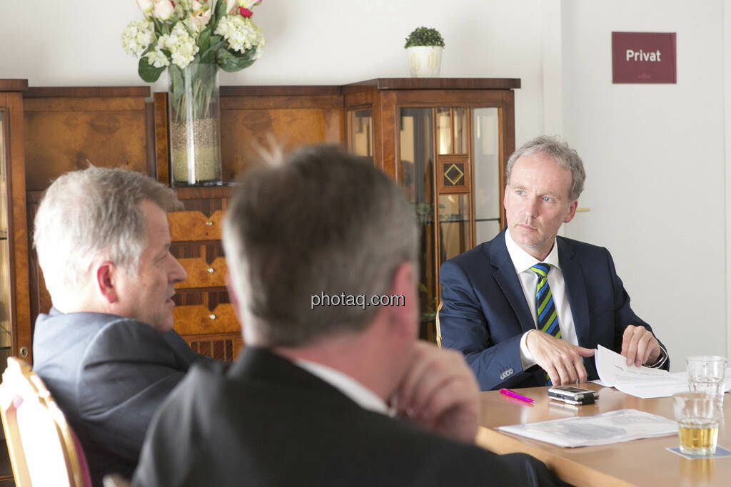 Christian Drastil, Eduard Zehetner (Immofinanz), Thomas Doll (conwert)
, © finanzmarktfoto.at/Martina Draper (15.05.2013) 