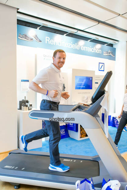 Christian Hendrik-Knappe, Laufband https://evofitness.at , Deutsche Bank X-markets, Börsentag Wien, 20.5.2017, © Martina Draper photaq.com (am Ende der Diashow zusätzlich diverse Handy-Pics) (21.05.2017) 