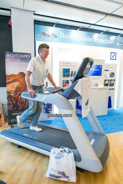 Laufband https://evofitness.at , Deutsche Bank X-markets, Börsentag Wien, 20.5.2017, © Martina Draper photaq.com (am Ende der Diashow zusätzlich diverse Handy-Pics) (21.05.2017) 