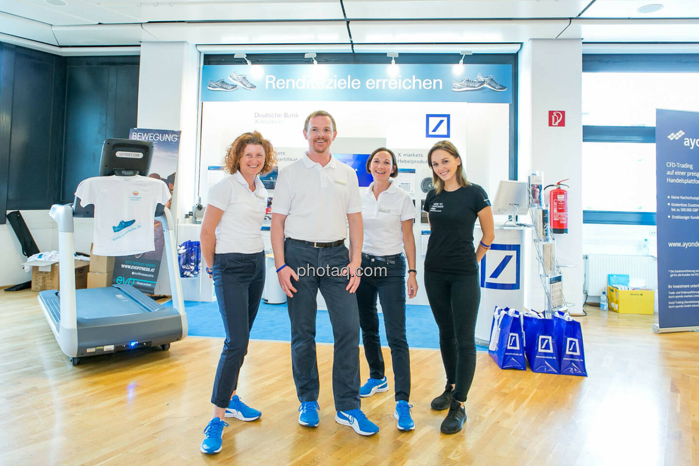 Sandra Warmuth, Christian-Hendrik Knappe, Justyna Kojro (Deutsche Bank), Laufband https://evofitness.at , Deutsche Bank X-markets, Börsentag Wien, 20.5.2017