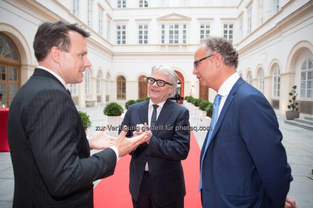 Börse-Vorstand Christoph Boschan im Gespräch mit voestalpine CEO Wolfgang Eder und Wienerberger-CEO Heimo Scheuch (Fotocredit: Wiener Börse) (01.06.2017) 