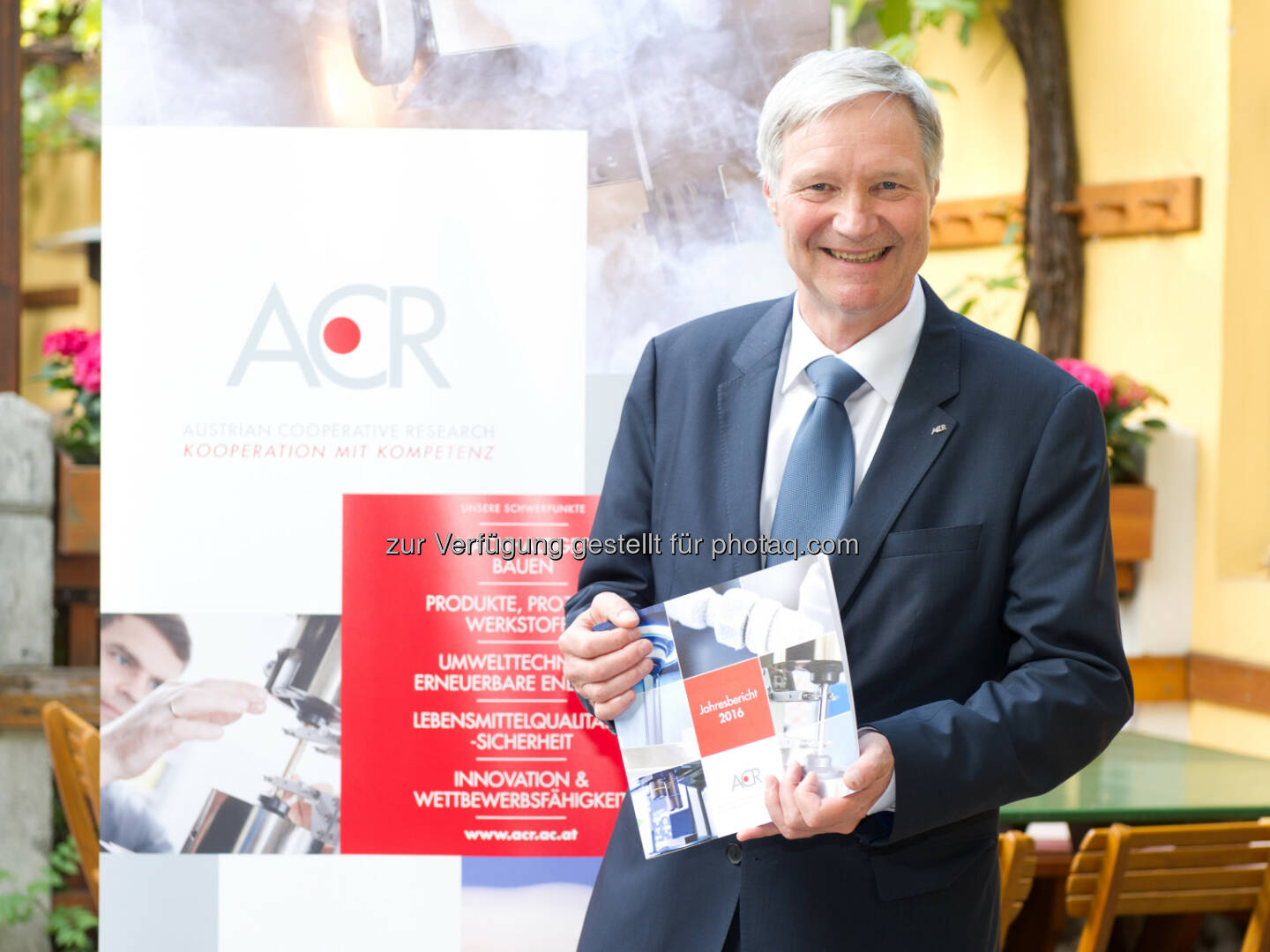Martin Leitl, Päsident der ACR, präsentiert den Jahresbericht 2016 - ACR Austrian Cooperative Research: ACR präsentiert Bilanz für 2016 (Fotograf: ALICE SCHNUER-WALA / Fotocredit: ACR)