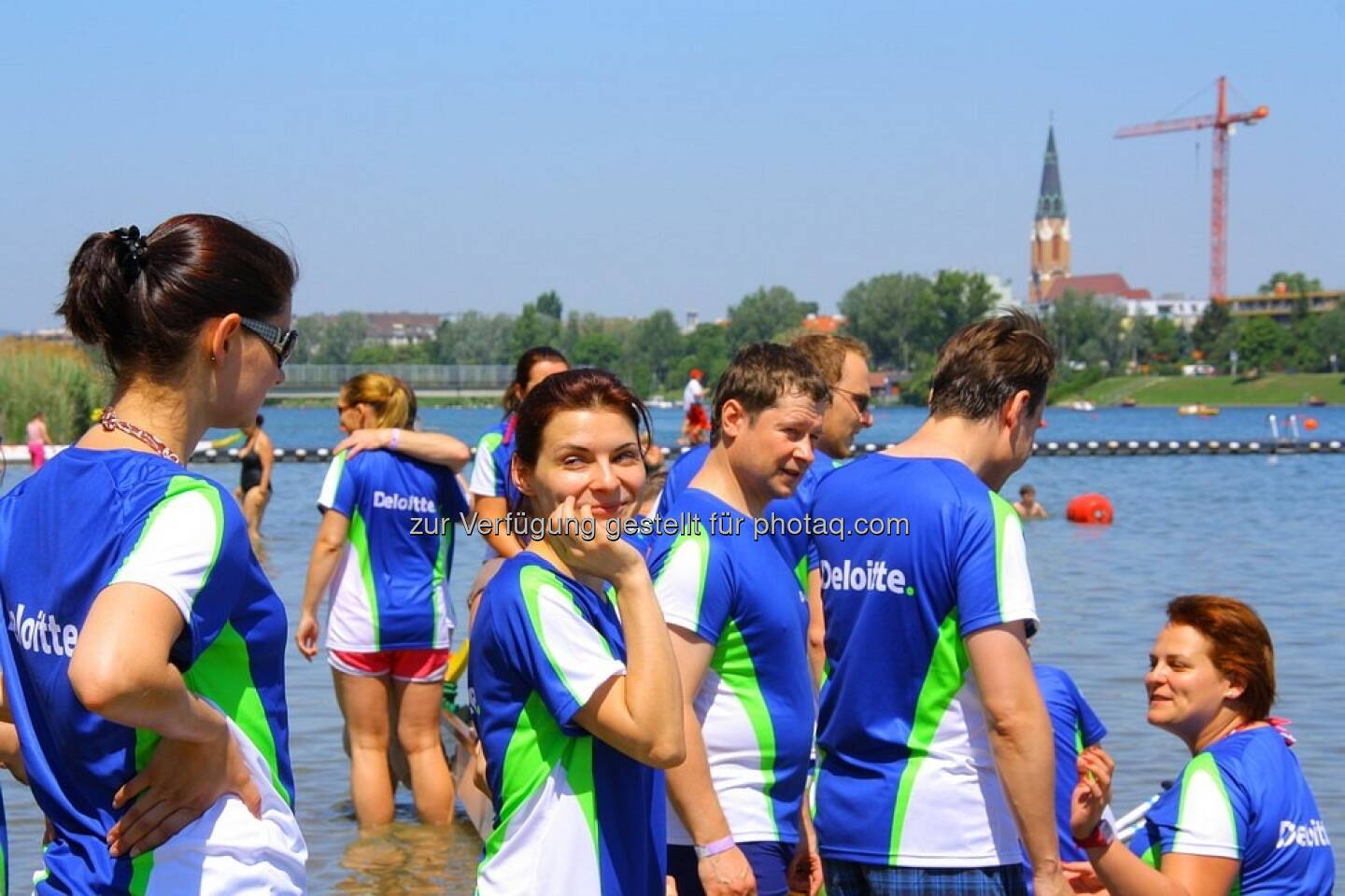 Deloitte beim Drachenboot Cup http://www.drachenboot.at/