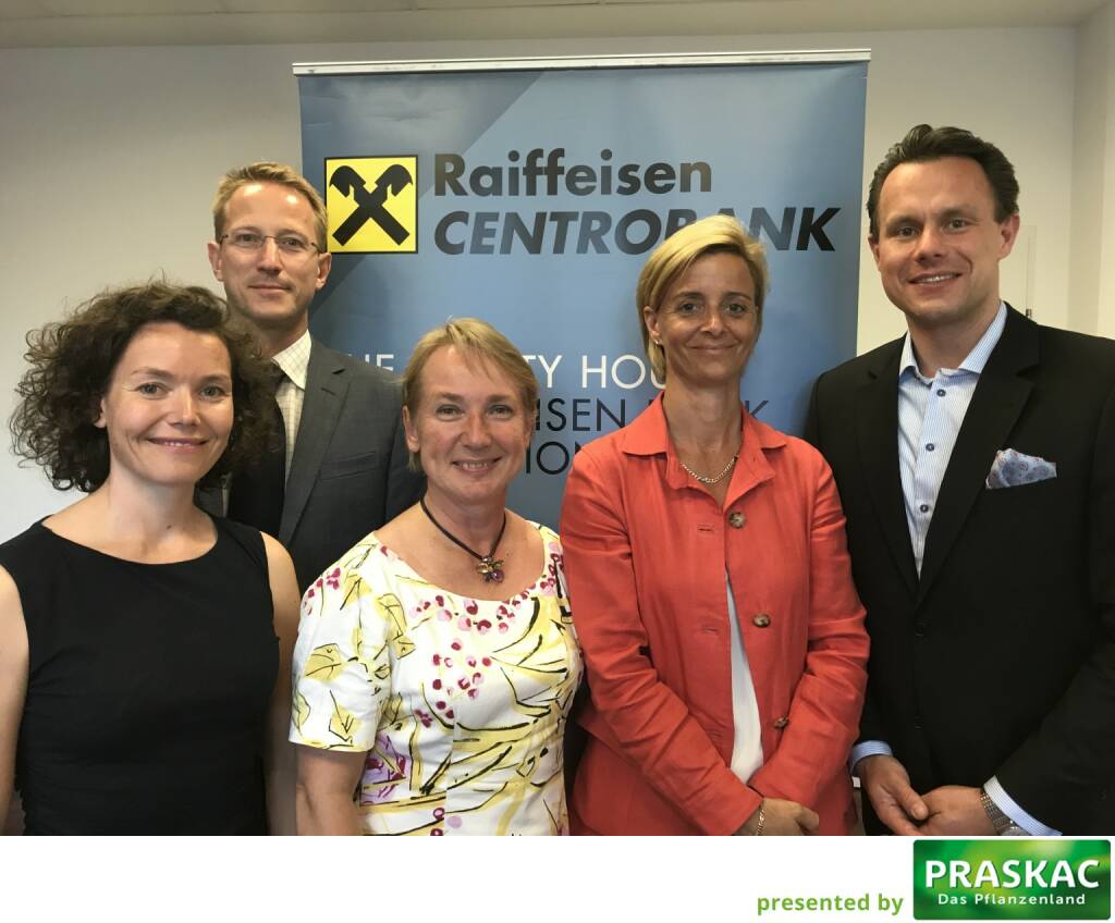 Beim RCB presse_talk standen Zertifikate-Expertin Marianne Kögel, Chefanalyst und Orakel Bernd Maurer, Zertifikate-Chefin Heike Arbter, Gastgeberin und RCB-Vorstand Valerie Brunner und Wiener Börse-Chef Christoph Boschan dem BSN und anderen Journalisten Rede und Antwort (c) Michael J. Plos (14.06.2017) 