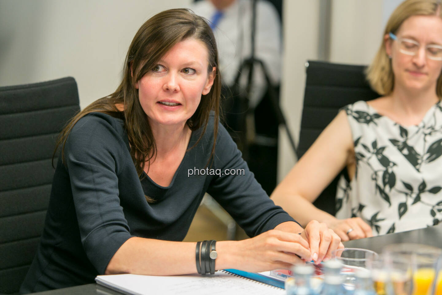 FH-Prof. Mag. Monika Kovarova-Simecek (Dozentin am Department Medien und Wirtschaft der FH St. Pölten) - Jasmin Wolf-Veigel (Studentin) - (Fotocredit: Martina Draper)