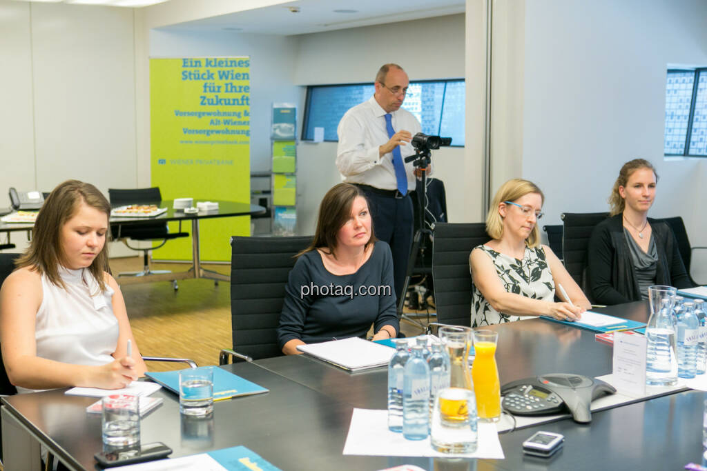 Madelaine Serlath (Studentin) - FH-Prof. Mag. Monika Kovarova-Simecek (Dozentin am Department Medien und Wirtschaft der FH St. Pölten) - Jasmin Wolf-Veigel (Studentin) - Tatjana Aubram (Studentin) - (Fotocredit: Martina Draper) (14.06.2017) 