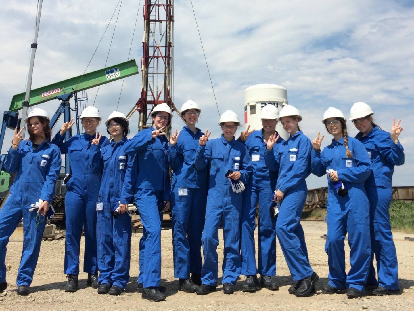 OMV It was a pleasure to have 10 Technikqueens as our guests at a production well of OMV Austria earlier this week. We hope the visit could strengthen their interest in succeeding a technical career.