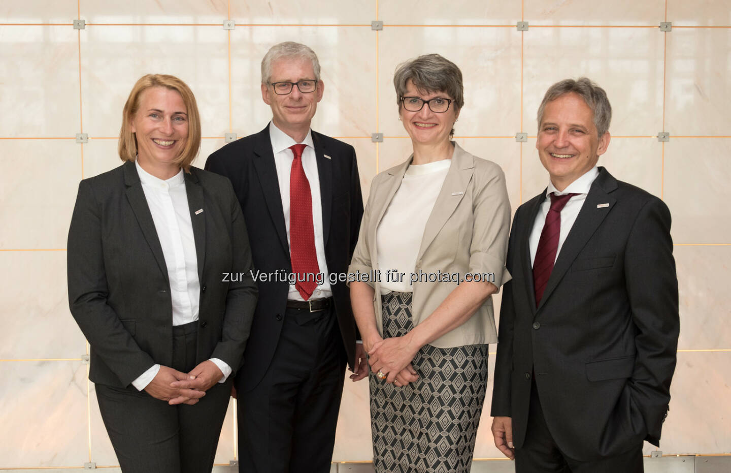 Das neue Rektoratsteam der Vetmeduni Vienna. V.l.n.r.: Sybille Kneissl, Otto Doblhoff-Dier, Petra Winter, Christian Mathes. (Foto: Doris Kucera) - Veterinärmedizinische Universität Wien: Neues Rektorat der Vetmeduni Vienna offiziell angelobt (Fotograf: Doris Kucera / Fotocredit: Vetmeduni Vienna)