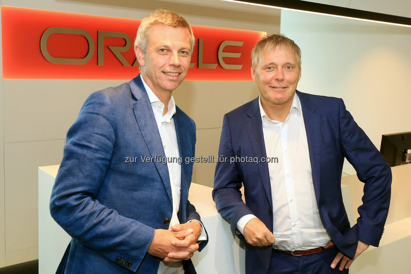 Martin Winkler, Country Manager Oracle Austria und Henrik Andreasen, CIO Zumtobel Group - Oracle Austria GmbH: Oracle Austria unterstützt Digitalisierung der Zumtobel Group (Bild: Oracle Austria/APA-Fotoservice/Hautzinger)