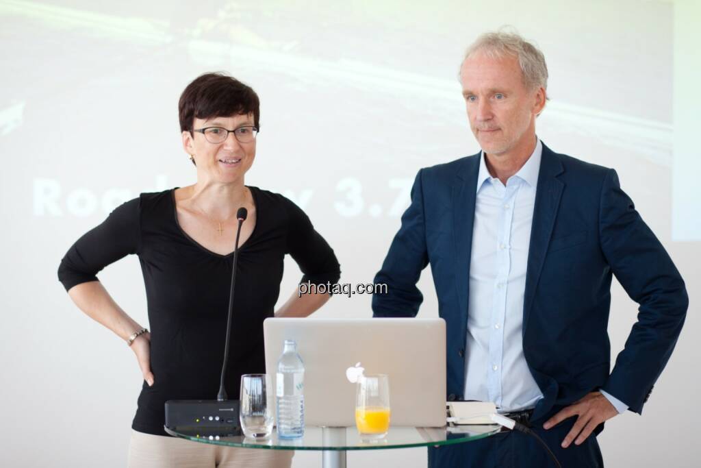 Gastgeberin im Ringturm: Nina Higatzberger-Schwarz (VIG, Leiterin Investor Relations), Christian Drastil (BSN), © Michaela Mejta (04.07.2017) 