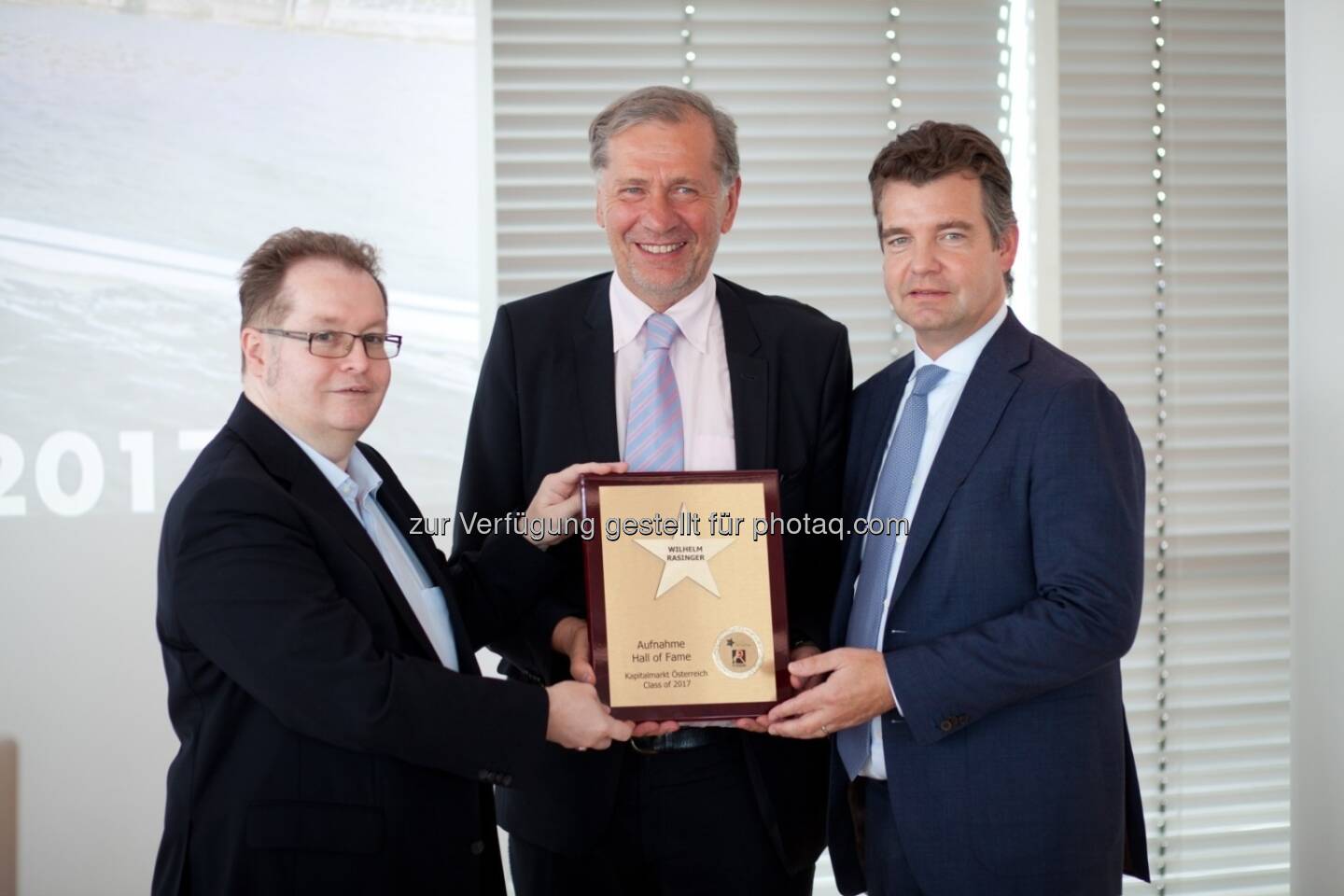 Wilhelm Rasinger (Mitte, IVA), Gregor Rosinger (Rosinger Group, links), Marc Tüngler (DSW, rechts)