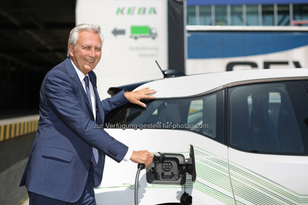 KEBA AG: Anteil an Elektroautos soll bis 2025 auf 25% steigen, Elektromobilität, Strom tanken, Foto: KEBA AG/APA-Fotoservice/Hartl, © Aussendung (21.07.2017) 