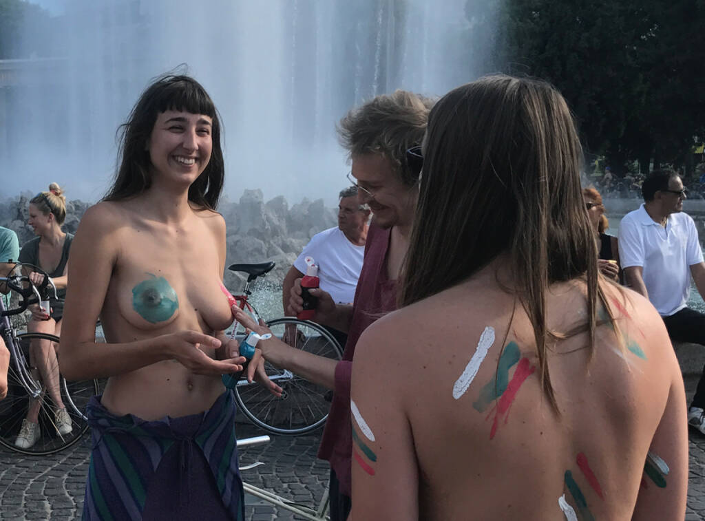 Bodypainting Schminken Naked Bike Ride, © diverse photaq (30.07.2017) 