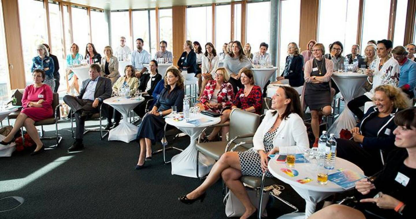 Erste Group: Erste Women’s Hub held its 4th annual summer networking event last week. This year's topic was #glaubandich (believe in yourself) and what it means for career success. The evening featured an interactive discussion with Erste leaders. There was an overall consensus that women should remain authentic in defining their own personal “brand” and should speak up openly when it comes to their career ambitions. In addition, both women and men can benefit from a greater gender balance in organisations and especially in decision-making bodies.