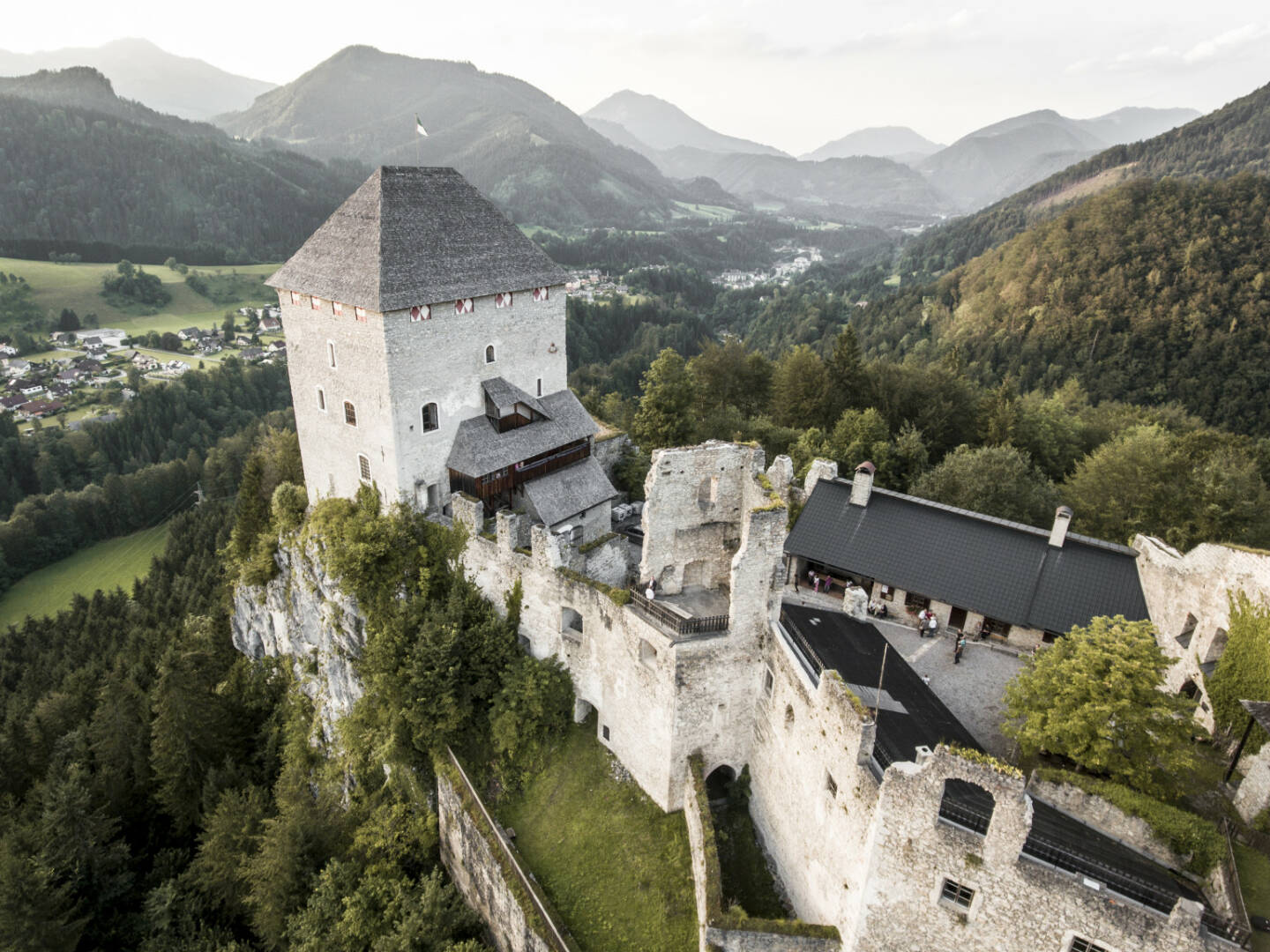 Tourismusverband Gesäuse: Festival St. Gallen in der Steiermark, Burg, Ruine; Foto: Stefan Leitner