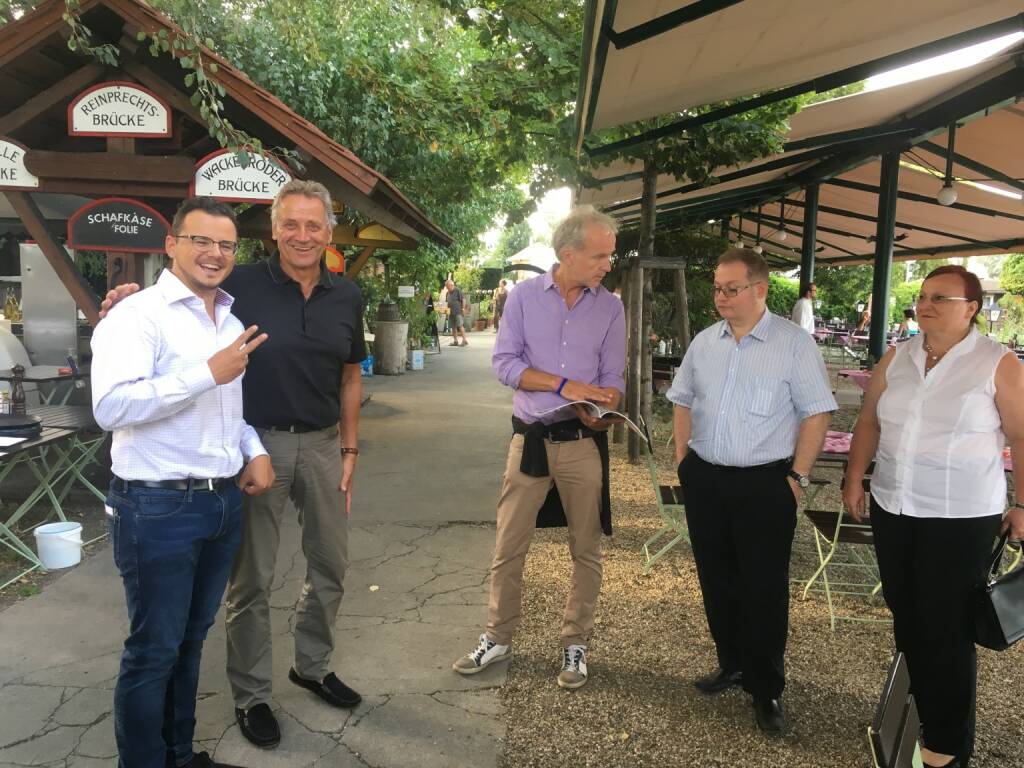 Michael Plos (BSN), Franz Pfann (Unicredit Bank Austria), Christian Drastil (BSN), Gregor und Yvette Rosinger (Rosinger Group) (17.08.2017) 
