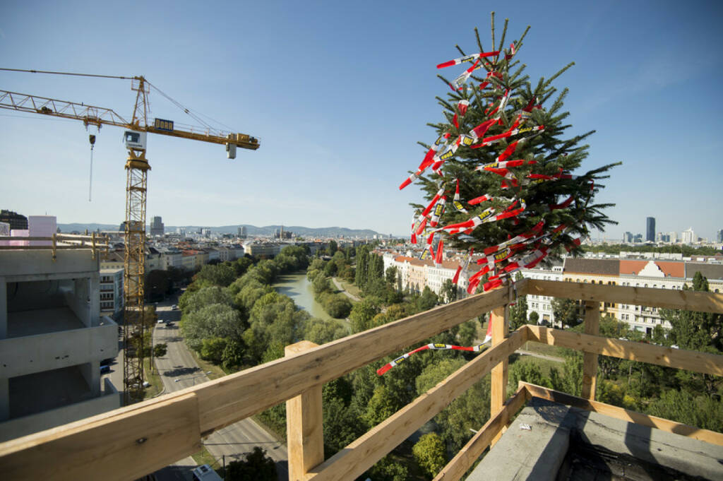 Laendyard: Joint Venture-Partner JP Immobilien und CA Immo feiern die Fertigstellung des Rohbaus von 270 Eigentums- und Vorsorgewohnungen an der Erdberger Lände; Bild: CA Immo/APA-Fotoservice/Hörmandinger (30.08.2017) 