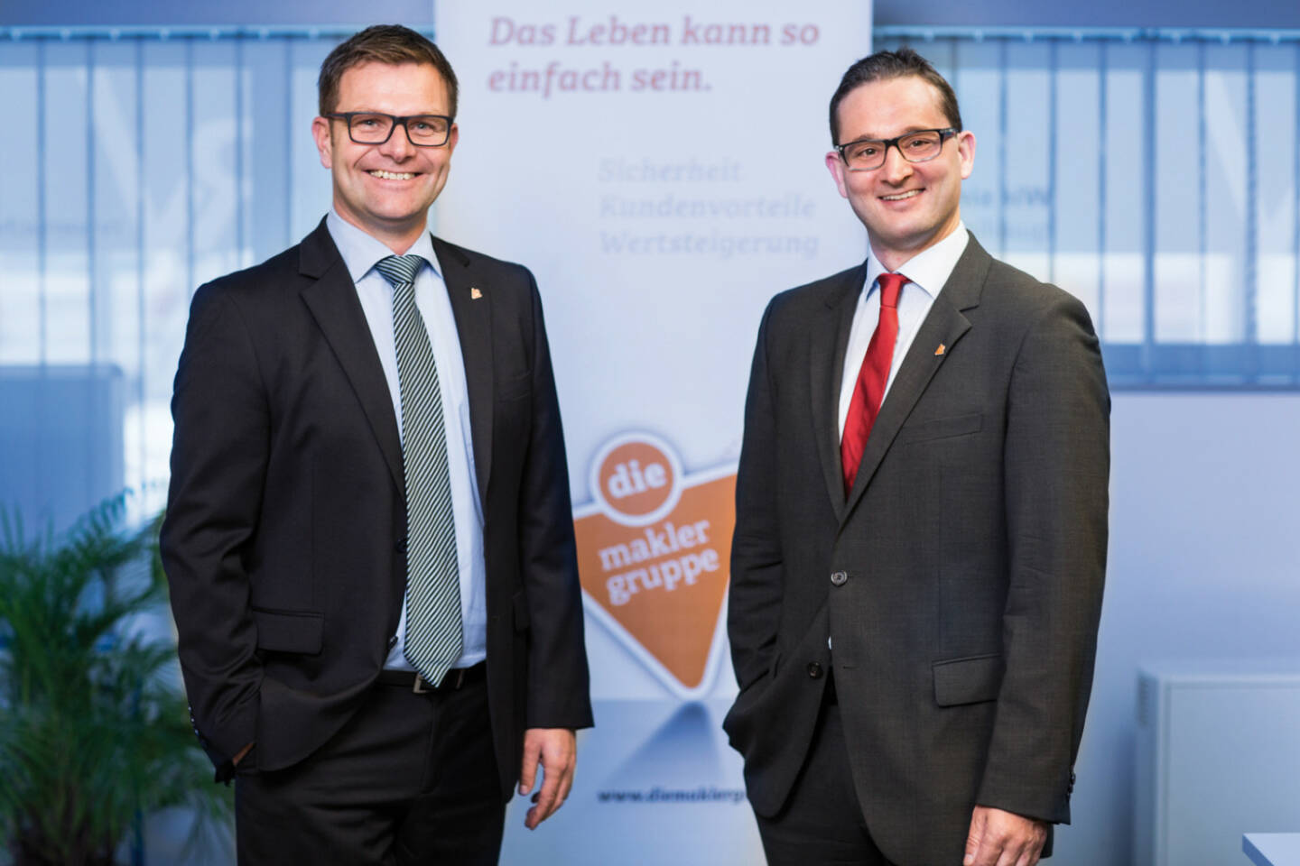 FinanceApp AG: wefox und DIE Maklergruppe gehen exklusive Partnerschaft ein; Rainer Vogelmann und Matthias Lindenhofer, Geschäftsführung DIE Maklergruppe, Foto: DIE Maklergruppe/Daniel Schalhas