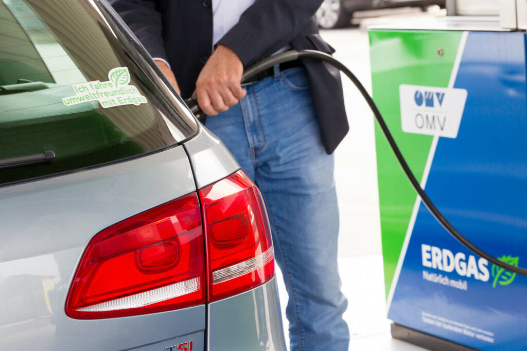 Fachverband Gas Wärme: Autoimporteure versüßen Umstieg auf Gasautos, Tankstelle, OMV, tanken, Erdgas; Fotocredit: FGW/Schedl, © Aussendung (01.09.2017) 