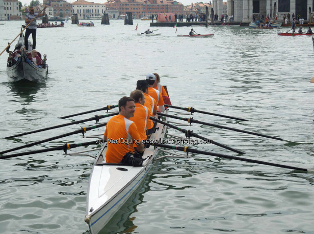 update.Ruder-Team meistert Vogalonga - Arno Huber, Bernhard Wagner, Norbert Künzl, Georg Gradinger und Steuerfrau Verena Braun - http://crm-blog.update.com/de/2013/05/update-ruder-team-meistert-vogalonga/ (24.05.2013) 