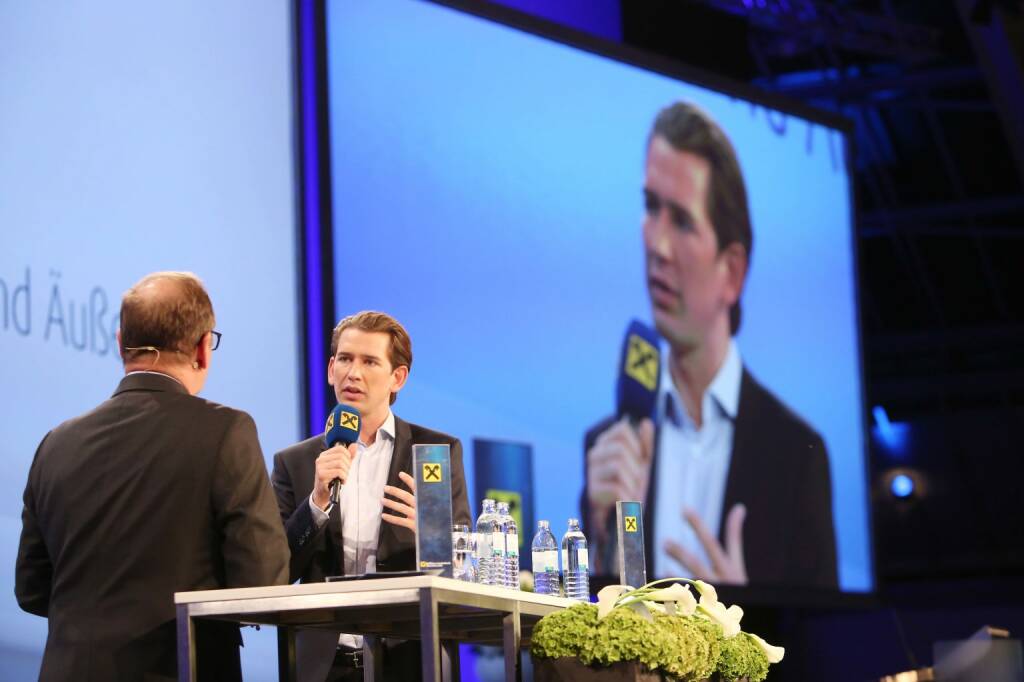 Außenminister Sebastian Kurz bei „Minister im Dialog“ der RLB OÖ im Design Center; Foto: RLB OÖ/Strobl (06.09.2017)