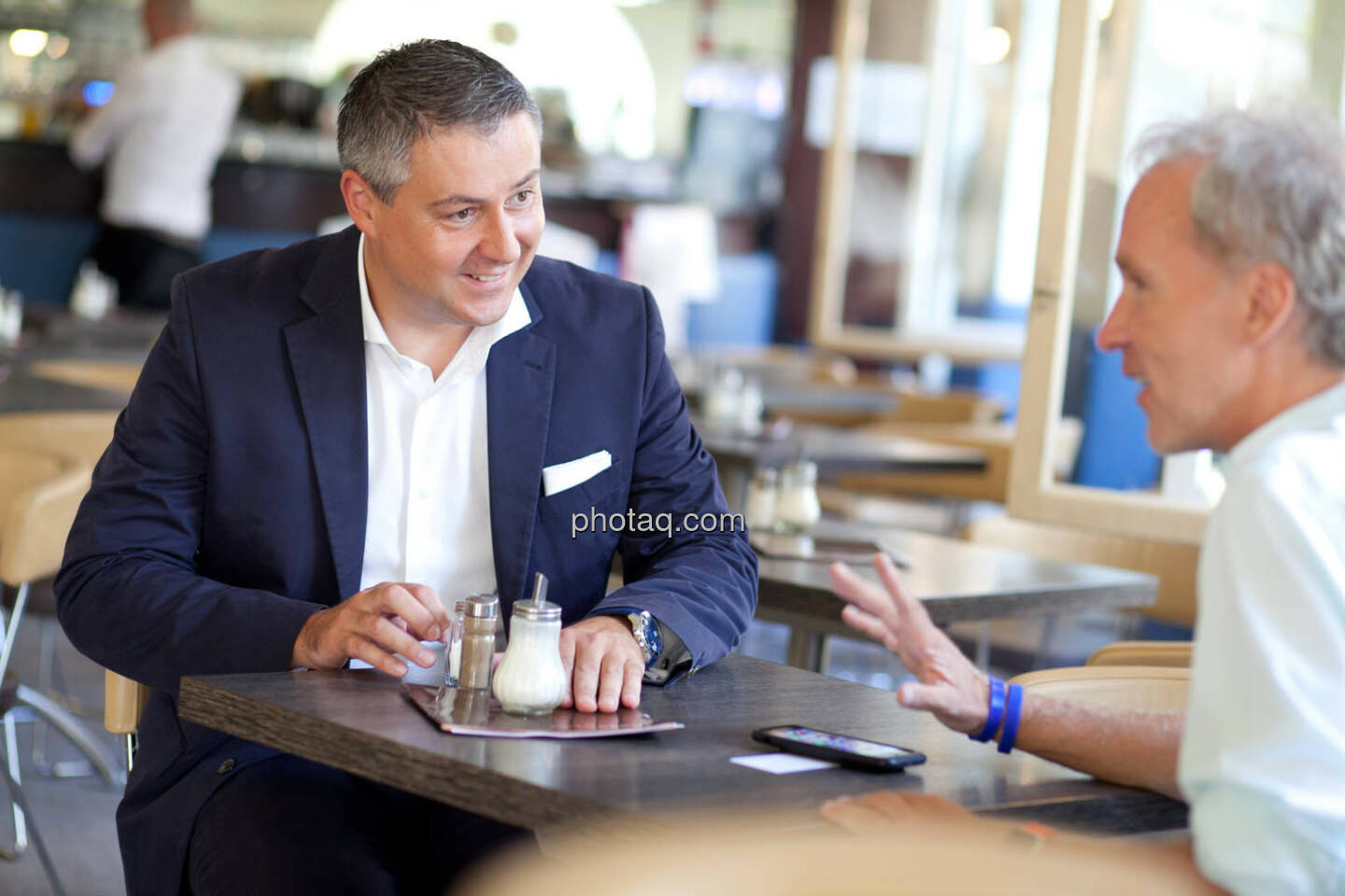 Oliver Schumy (CEO Immofinanz), Christian Drastil (Herausgeber Börse Social Magazine) - (Fotocredit: Michaela Mejta für photaq.com)