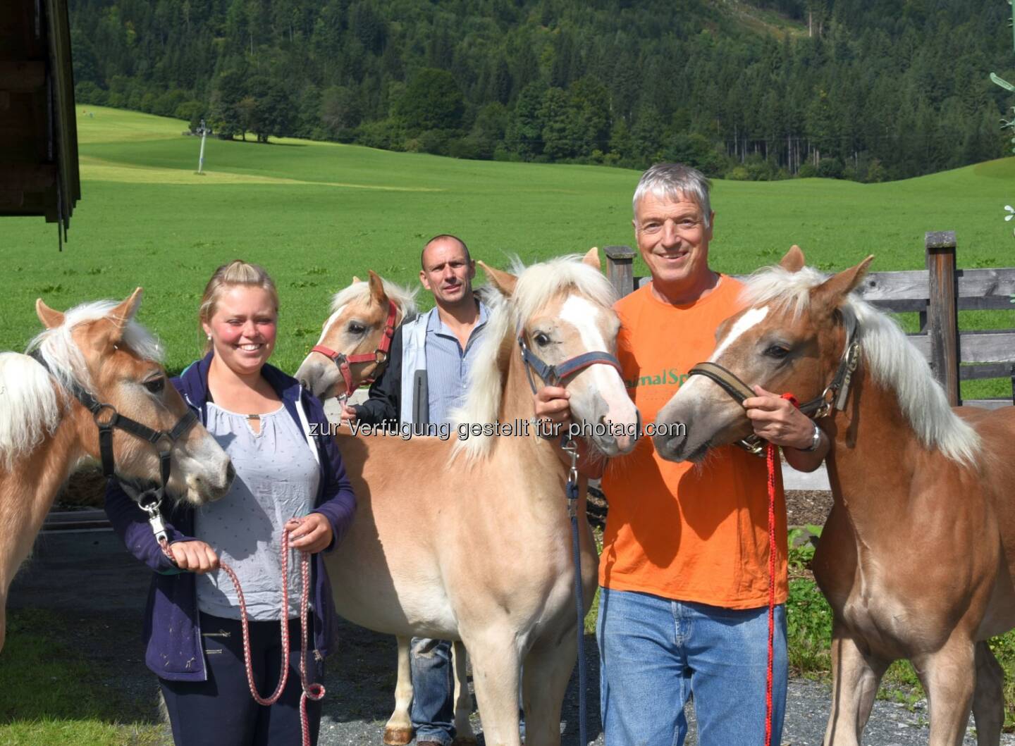 Katharina Liebergeld, Dr. Franz-Joseph Plank - Animal Spirit: ANIMAL SPIRIT: „Schlachtfohlen“-Auktionen wieder in vollem Gang (Fotocredit: ANIMAL SPIRIT)