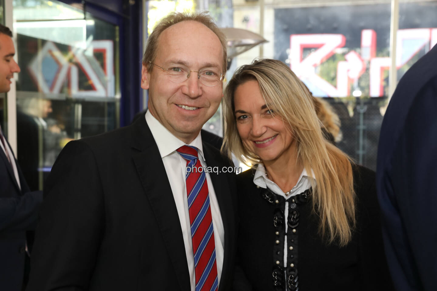 4-your-biz Impact-Investing Konferenz: Hannes Reisinger (Karl Group), Karola Gröger (Fotocredit: Katharina Schiffl for photaq.com)