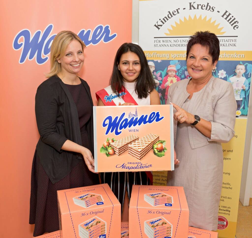 Miss Bonbon übergibt Manner-Schnitten an die Kinder-Krebs-Hilfe Elterninitiative, v.l.n.r: Manner Pressesprecherin Mag. Karin Steinhart, Miss Bonbon Fanny Kamali und Kinder-Krebs-Hilfe Elterninitiative Obfraustellvertreterin Karin Benedik; Fotocredit: Manner/Noll (02.10.2017) 