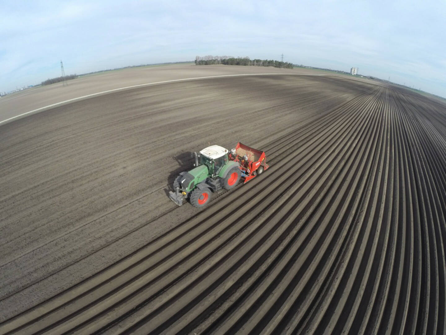 Maschinenring Österreich: RTK Feldbestellung, Traktor, Landwirtschaft, Rohstoffe, Erde, Anbau; Foto: Maschinenring