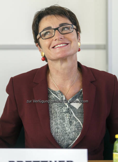 Landeshauptmann-Stellvertreterin Beate Prettner - B&K - Bettschart&Kofler Kommunikationsberatung: 25 Jahre Interdisziplinäres Schmerzzentrum am Klinikum Klagenfurt (Fotocredit: B&K/APA-Fotoservice/Jannach), © Aussender (05.10.2017) 