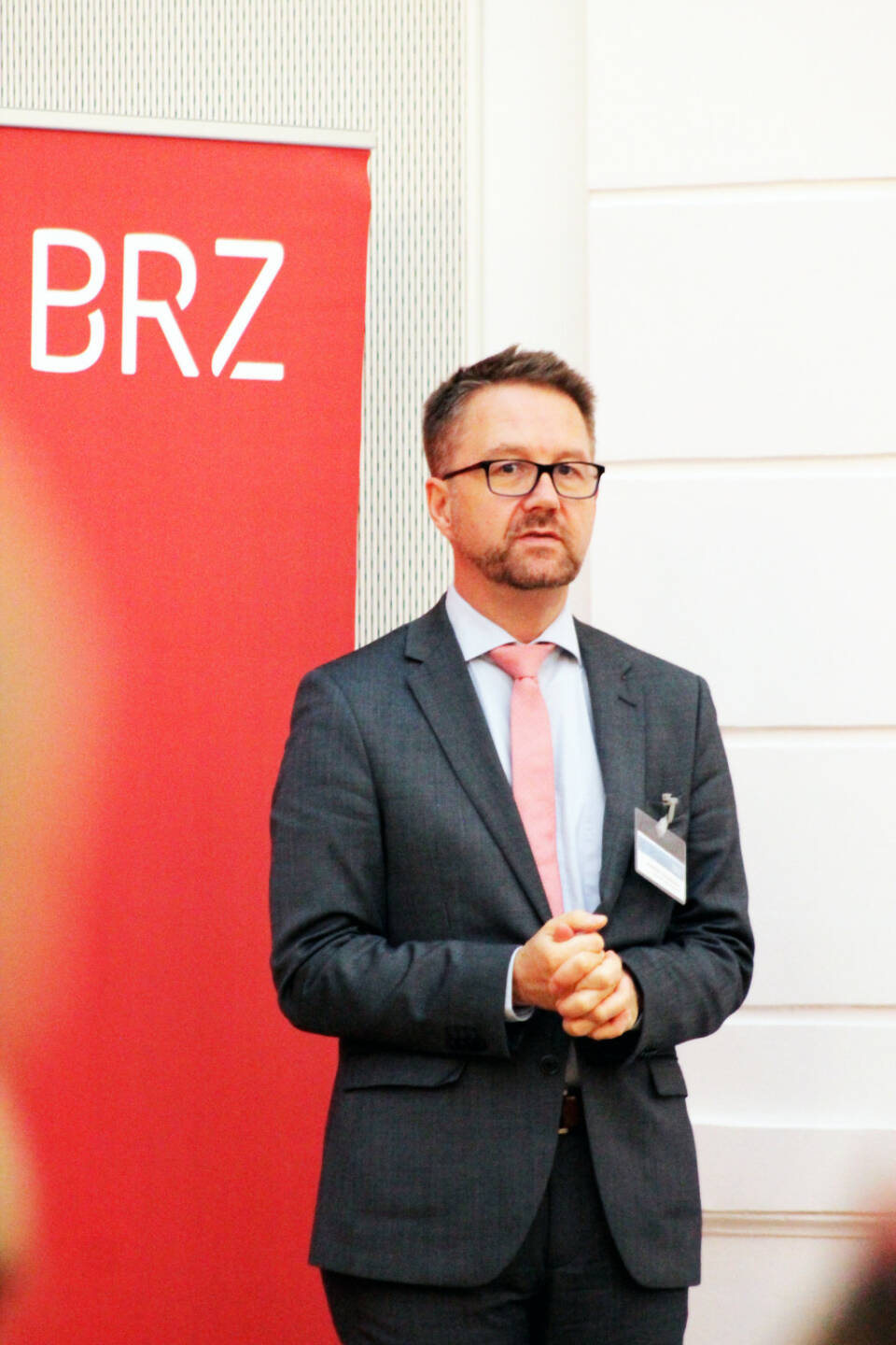 Das Bundesrechenzentrum (BRZ) veranstaltete gemeinsam mit der Oesterreichischen Kontrollbank (OeKB) ein weiteres DIMCA-Netzwerk-Treffen. Unter dem Titel „Blockchain-Technologie in der öffentlichen Verwaltung“ sprachen Experten aus Recht, Verwaltung und Wirtschaft zu ihren Erfahrungen, Erwartungen und Anforderungen an die neue Technologie, Matthias Lichtenthaler, Bereichsleiter Digitale Transformation im BRZ; Fotocredit: BRZ