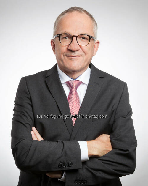 Österreichische Fachhochschul-Konferenz: Raimund Ribitsch neuer Präsident der Österreichischen Fachhochschul-Konferenz (FHK) (Fotocredit: FH Salzburg/Bernhard Moser), © Aussender (16.10.2017) 