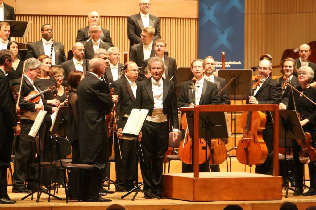 Stardirigent Franz Welser-Möst begeisterte mit dem Cleveland Orchestra im Linzer Brucknerhaus, Fotocredit: RLB OÖ / Strobl (16.10.2017) 