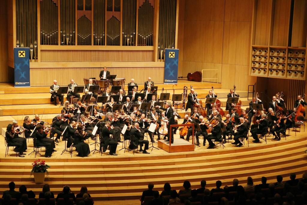 Stardirigent Franz Welser-Möst begeisterte mit dem Cleveland Orchestra im Linzer Brucknerhaus, Fotocredit: RLB OÖ / Strobl (16.10.2017) 