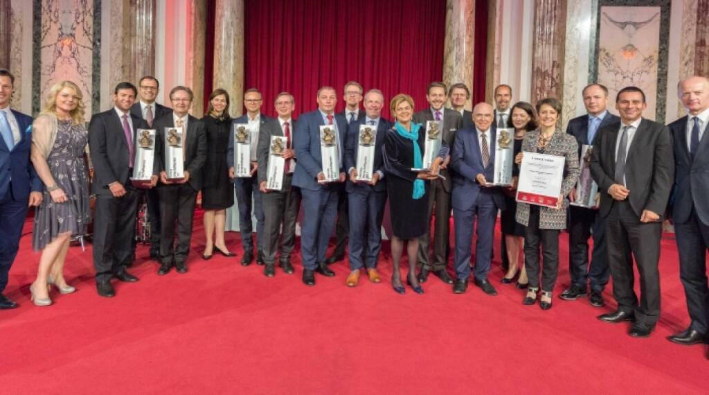 Mittwochabend wurde in der Wiener Hofburg der „HERMES.Wirtschafts.Preis“ vergeben. Das Bundesministerium für Wirtschaft, Wirtschaftskammer Österreich, Leitbetriebe Austria und die Tageszeitung KURIER zeichnen damit Unternehmen für ihre herausragenden wirtschaftlichen Leistungen in Österreich aus. Unter den Gästen: Harald Mahrer (Bundesminister für Wissenschaft, Forschung und Wirtschaft), Christoph Leitl (Präsident der Wirtschaftskammer Österreich), Monica Rintersbacher (Leitbetriebe Austria), Helmut Brandstätter (Herausgeber KURIER), KURIER Medienhaus Geschäftsführer Thomas Kralinger, u.v.a. Entrepreneur des Jahres ist Prof. DI. Dr.h.c. Helmut List der AVL LIST. Bild: Copyright KURIER Jeff Mangione, © Aussendung (19.10.2017) 