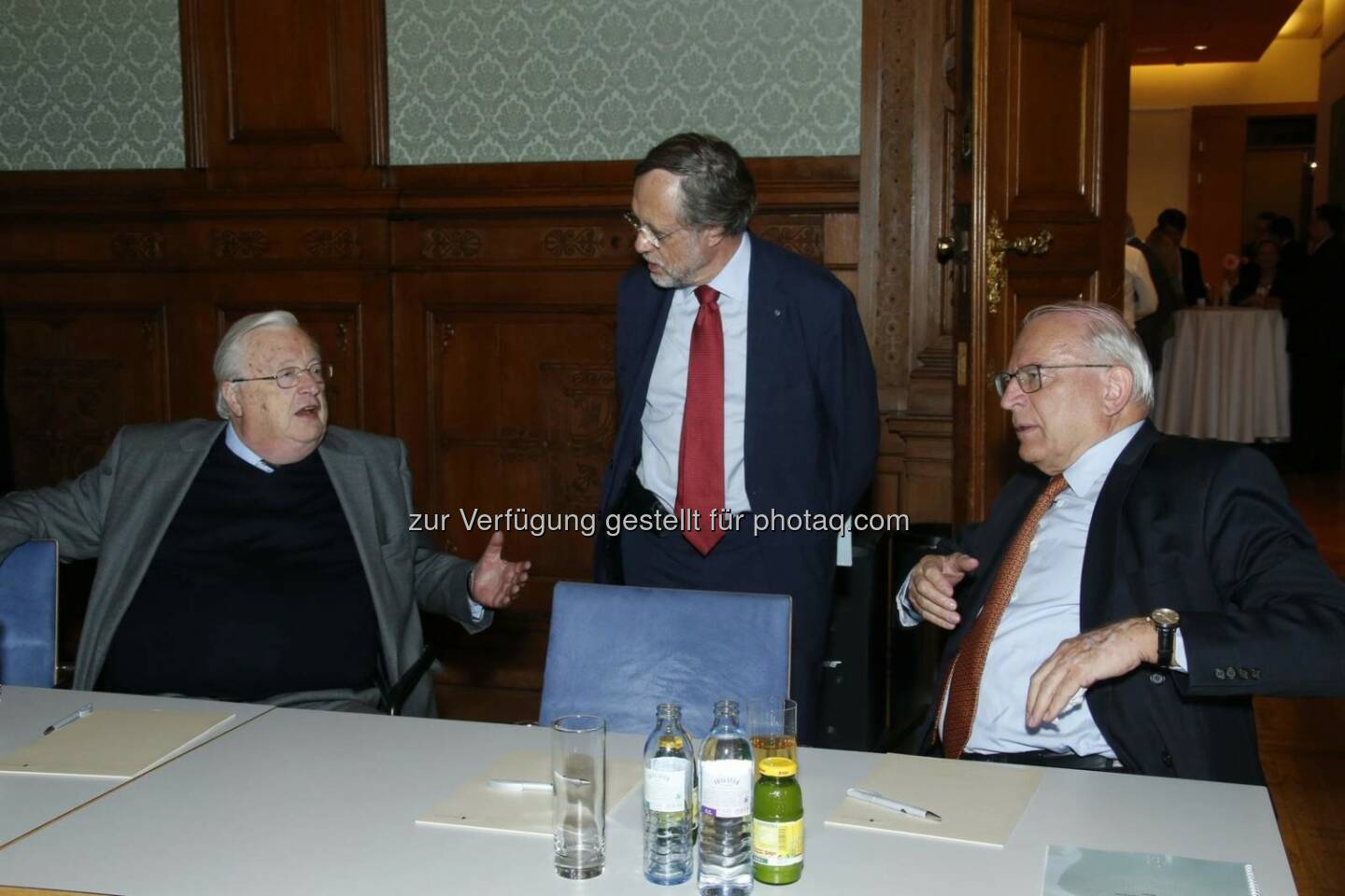 MERITO Investmentkonferenz - Dr. Josef Taus, Aufsichtsrat MTH Holding AG, Prof. Dipl.-Ing. Mag. Friedrich Rödler, Präsident Aufsichtsrat Erste Bank AG, Dr. Claus Raidl, Aufsichtsratspräsident der Österreichischen Nationalbank  (Copyright: Harri Mannsberger)