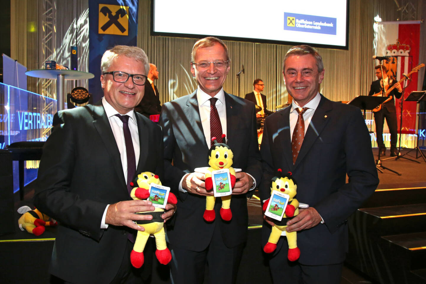 Bürgermeister Klaus Luger,  Landeshauptmann Thomas Stelzer, Generaldirektor Heinrich Schaller, Fotocredit: RLB OÖ/Strobl