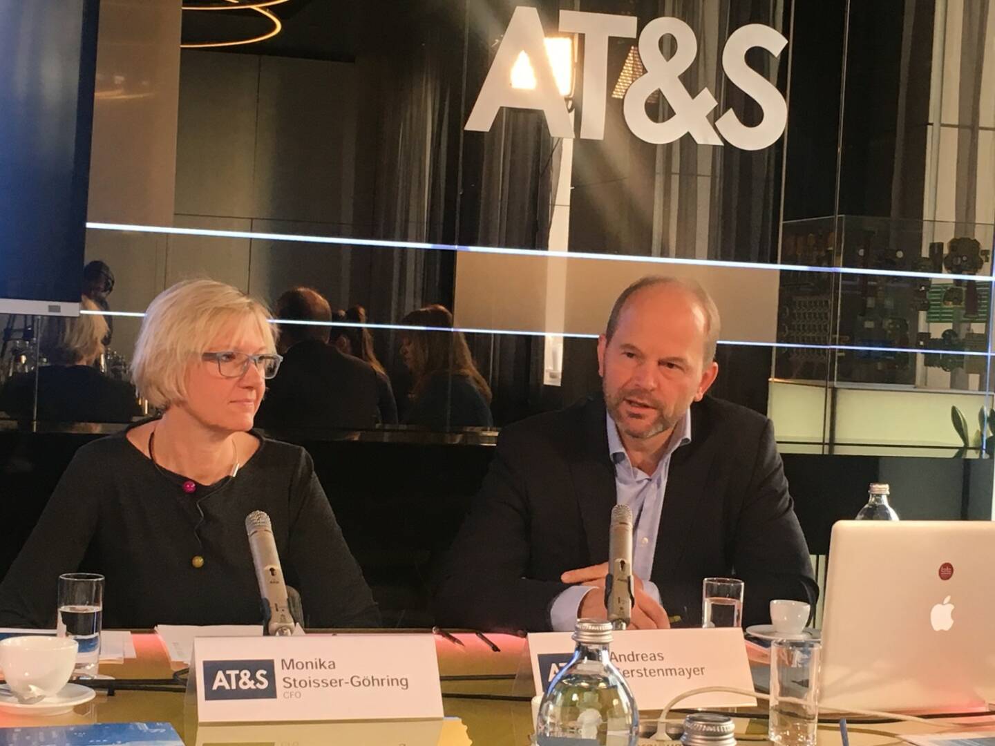 AT&S-CFO Monika Stoisser-Göhring und CEO Andreas Gerstenmayer