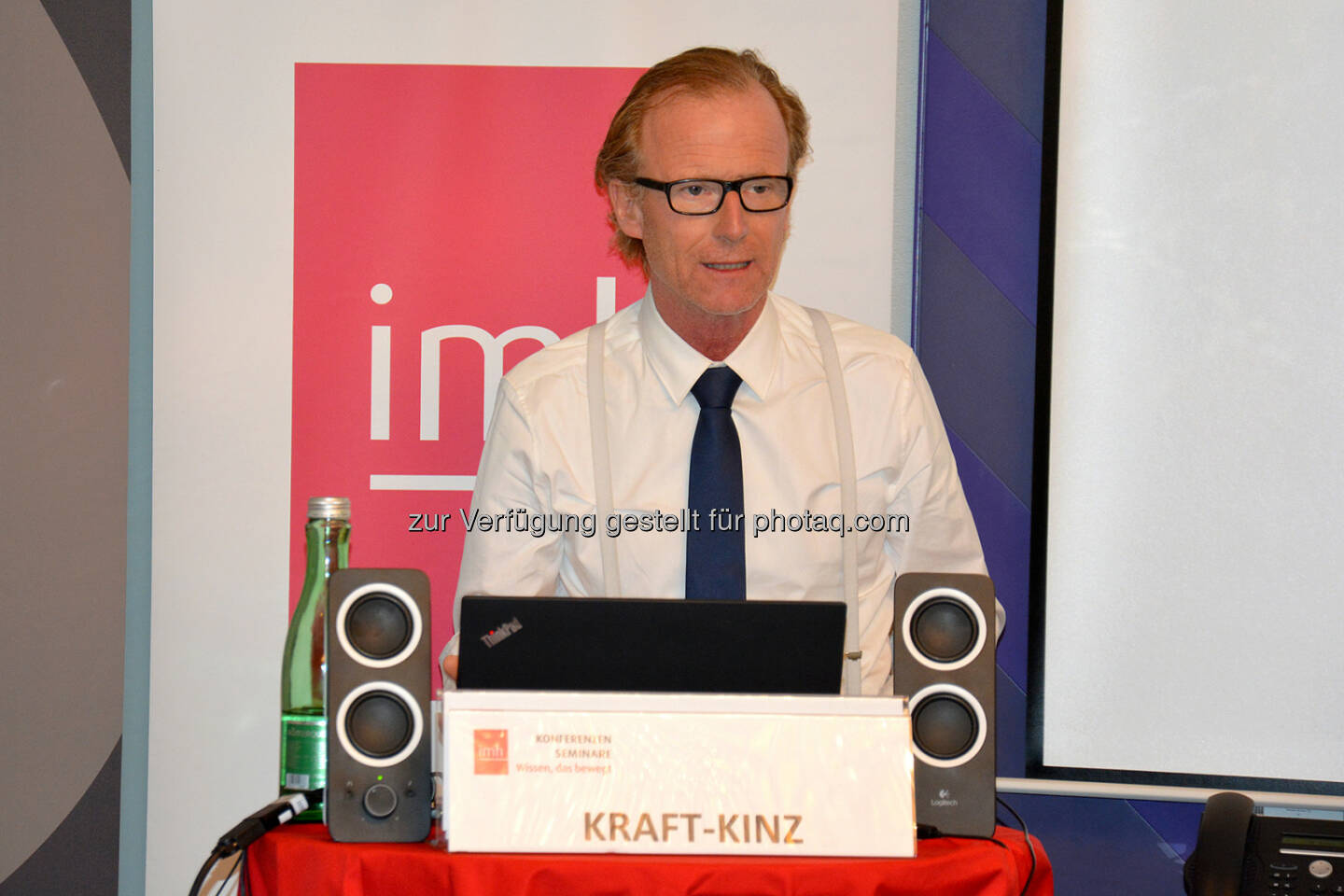 Dr. Georg Kraft-Kinz von der Raiffeisen Landesbank NÖ sprach über die Omni-Kanal-Strategie - imh Gmbh: Kredit vom Roboter oder doch vom sympathischen Bankberater? (Fotocredit: imh GmbH)