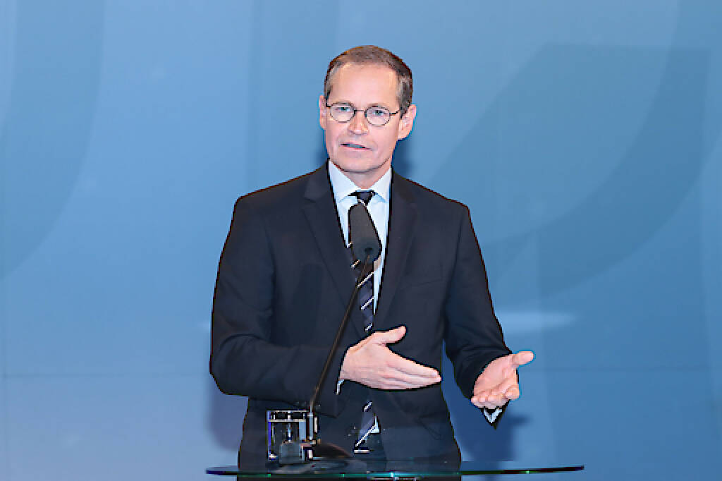 Michael Müller, Regierender Bürgermeister von Berlin beim Berlin-Wien Urban Development Forum der Deutschen Handelskammer in Österreich (DHK): Der Austausch zwischen den Städten Berlin und Wien sei bereits jetzt hervorragend. Credit: DHK, © Aussender (23.11.2017) 