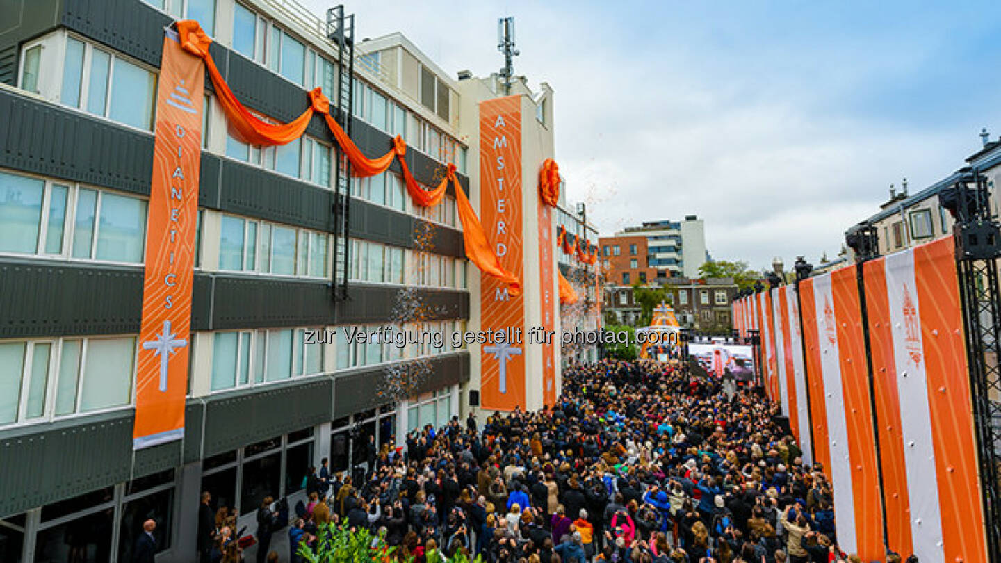 Eröffnung und Banddurchschneidung Amsterdam - SCIENTOLOGY MISSION WIEN: Scientology - Die am schnellsten wachsende Religion der Welt (Fotocredit: Scientology Int.)