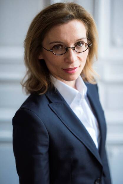 Im Gegensatz zu dem, was andere Experten momentan vorhersagen, prognostiziert Mathilde Lemoine, Group Chief Economist bei Edmond de Rothschild, dass die Zentralbanken die Machtverhältnisse in Europa diktieren werden, indem sie die Zinssätze niedrig halten; Bild: Edmond De Rothschild, © Aussender (09.12.2017) 