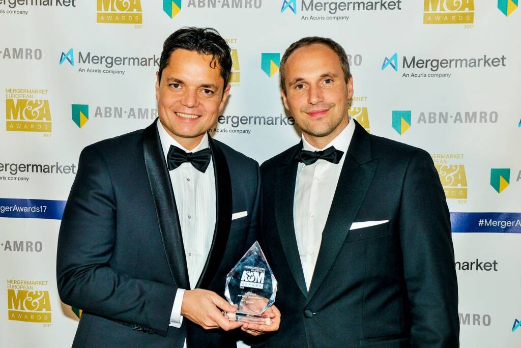 Im Rahmen der europäischen Mergermarket Awards holte sich Deloitte Österreich in der Kategorie „M&A Financial Adviser of the Year Austria“ den ersten Platz. (vlnr): Thomas Göritzer, Partner Financial Advisory Deloitte Österreich; Stephan Langer, Director Financial Advisory Deloitte Österreich; Bild: Deloitte
, © Aussendung (11.12.2017) 