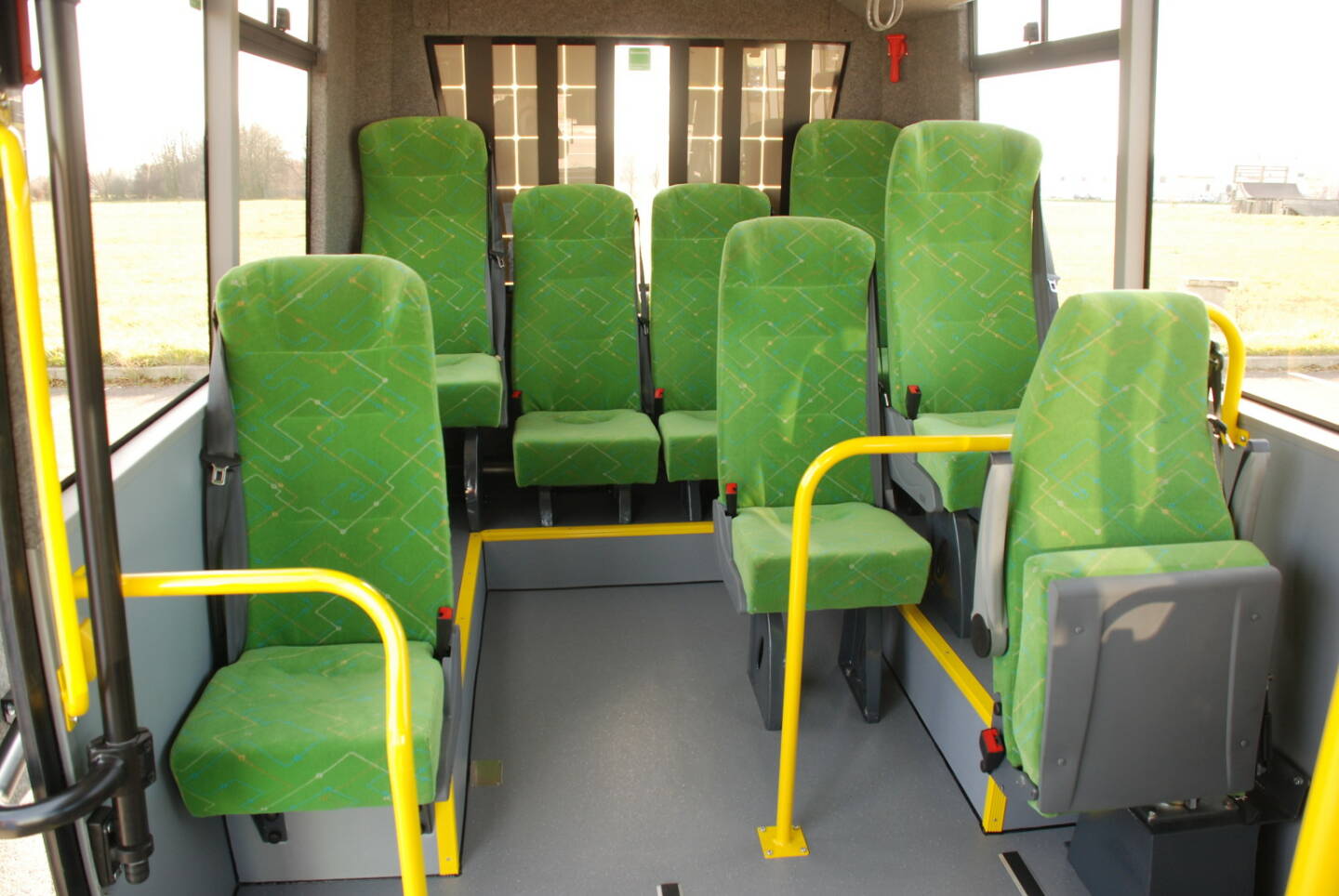 K-Bus: Erster 100 % Niederflurbus mit Elektroantrieb und Solar Range Extender, Sitze, grün, E-Bus, Elektro, Fotocredit:K-Bus GmbH